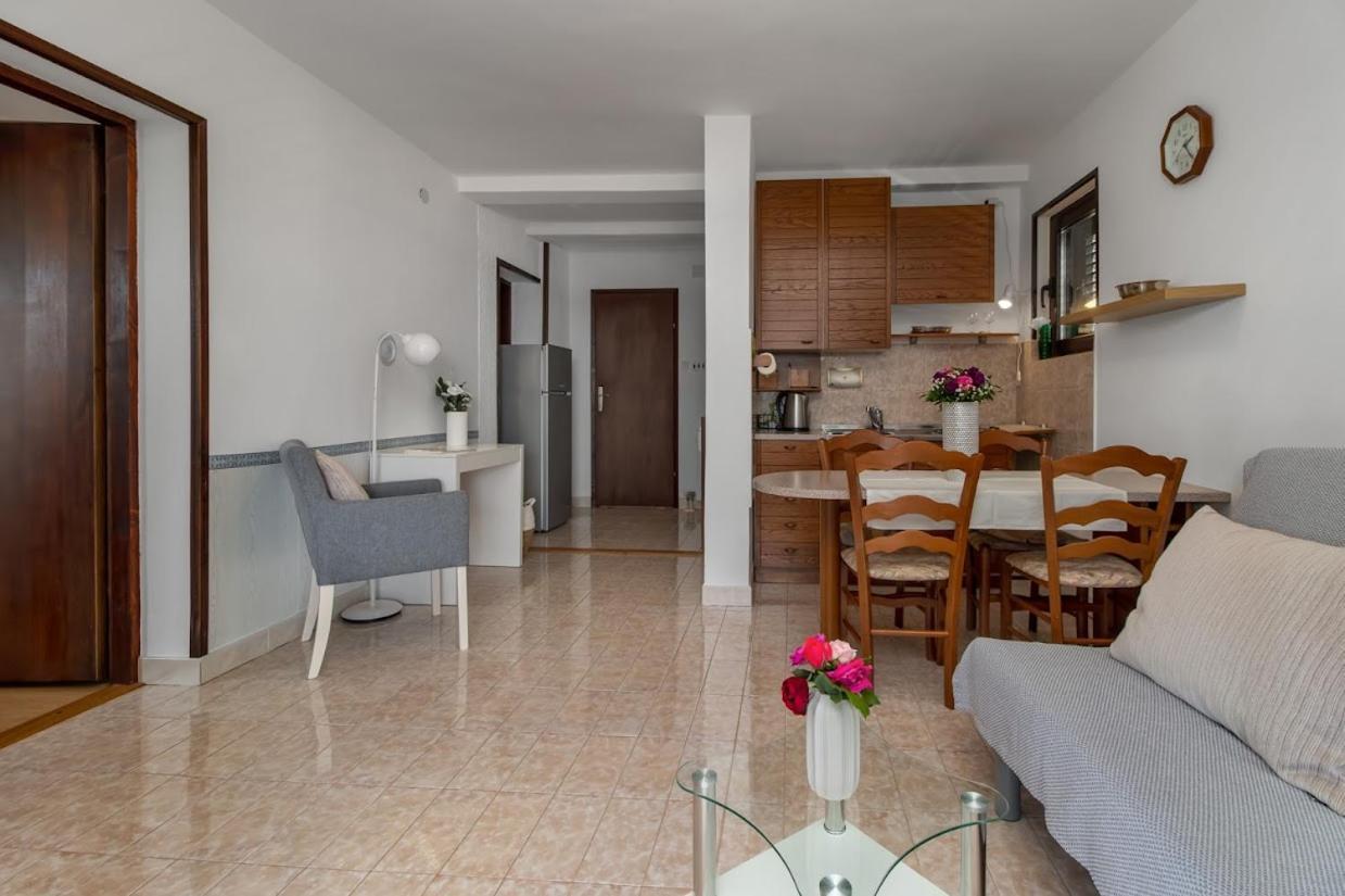 Apartman Turina M Jadranovo Exterior foto